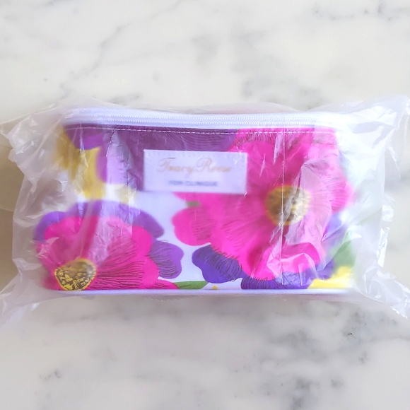 NWT. Clinique Multicolor Floral with Handle and Zip Cosmetic Bag. - Picture 4 of 4